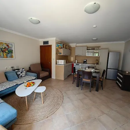 Апартаменты Relaxation And Comfort Bunzareto